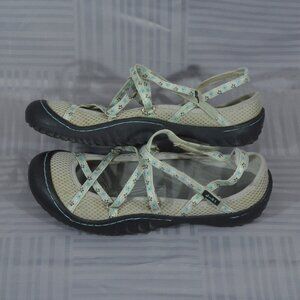 Jeep J-41 sandals with floral accents